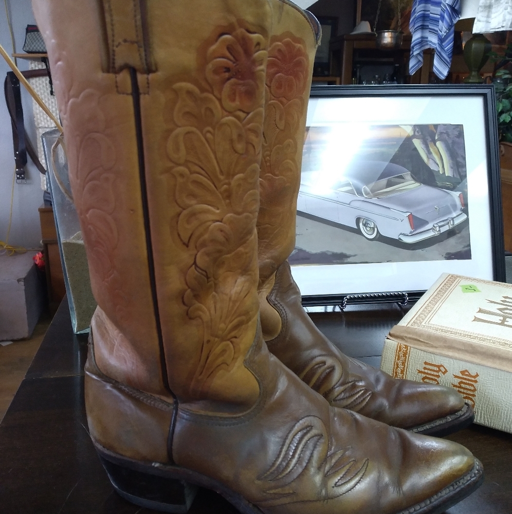 Tooled leather western boots size 7.5 extra wide vintage